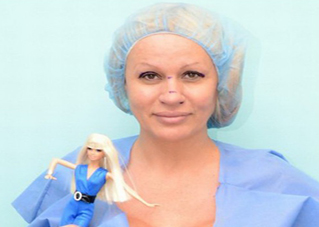 «Живая Барби» Лейси Уайлд планирует сделать 37-ю пластическую операцию и в очередной раз увеличить грудь.